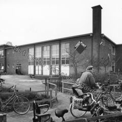 De Groen van Prinstererschool werd na 1994 in gebruik genomen als multifunctioneel centrum Het Trefpunt.